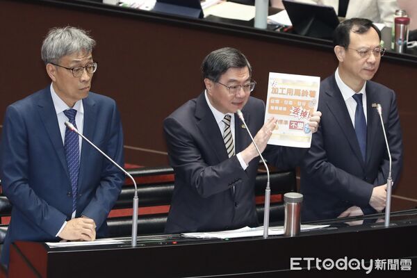 ▲農業部長陳駿季、行政院長卓榮泰、衛福部長石崇良答詢美國加工馬鈴薯進口爭議。（圖／記者劉耿豪攝）