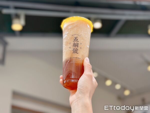 ▲▼五桐號推出全新「麝香葡萄系列」，以及新配料「桂花粉粿」。（圖／記者蕭筠攝）