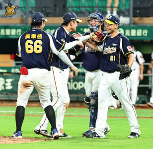 兄弟締史上第12次無安打、第2次「接力」　鄭浩均2次都參與