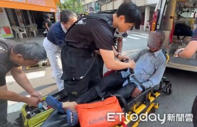 快訊／高雄公寓清晨火警男獲救「滿臉焦黑送醫」　驚險畫面曝光