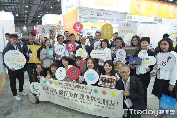 ▲▼ 嘉義隊登陸東南亞！黃敏惠率 10 家「嘉市好店」進軍新加坡食品展 盼府會攜手拚經濟  。（圖／嘉義市政府提供）