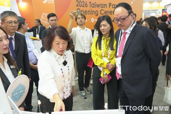 ▲▼ 嘉義隊登陸東南亞！黃敏惠率 10 家「嘉市好店」進軍新加坡食品展 盼府會攜手拚經濟  。（圖／嘉義市政府提供）