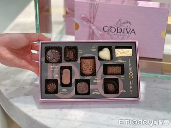 ▲▼比利時巧克力品牌「GODIVA」迎來創立100周年，推出限定巧克力禮盒、霜淇淋及盲盒。（圖／記者蕭筠攝）