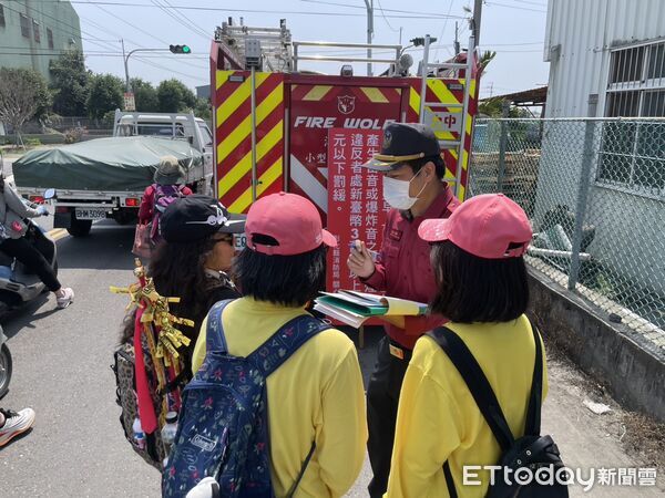 ▲大甲媽祖繞境，消防局宣導不放鞭炮煙火。（圖／消防局提供）