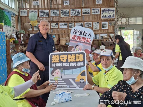 ▲東河分駐所提升鄉親識詐與交通安全觀念。（圖／記者楊晨東翻攝）