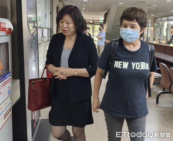 ▲▼資深電影監製李烈告導演錢人豪涉嫌加重誹謗，雙方今（21日）到台北地院出庭。（圖／記者黃哲民攝）