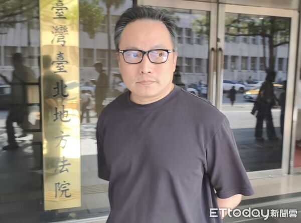 ▲▼資深電影監製李烈告導演錢人豪涉嫌加重誹謗，雙方今（21日）到台北地院出庭。（圖／記者黃哲民攝）