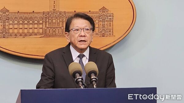 ▲總統府召開臨時記者會，秘書長潘孟安出席。（圖／記者呂佳賢攝）