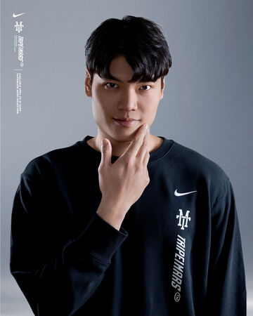 ▲戰神攜手NIKE推聯名系列，雷蒙恩帥氣亮相、陳世念幽默督軍。（圖／戰神提供）