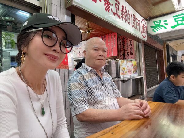 ▲▼傳身價6億！陳美鳳爽玩高雄鬆口：考慮找房了。（圖／翻攝自臉書）