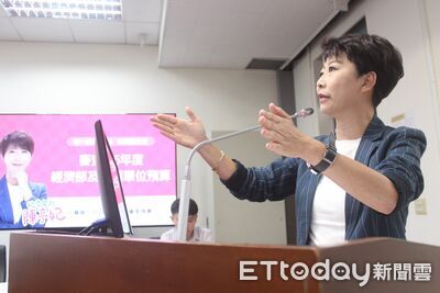 石棉瓦逾5400噸未清運！　陳亭妃質詢要求跨部會加速處理