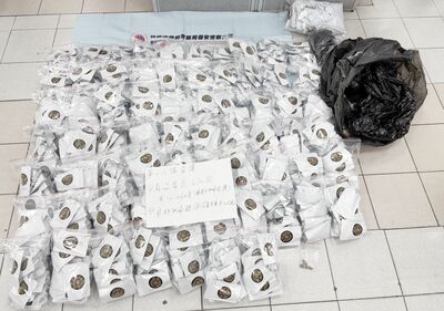 男違規被攔查「車內噴出毒味」無照駕駛露餡　還搜出萬支彩虹菸