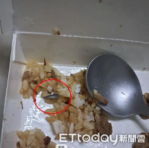 嚇爛!嗑滷肉便當「超尖刀片險下肚」 小吃店認錯:絞肉機壞了
