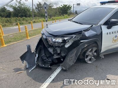 恆春警車爆胎失控「直撞路燈」下巴掉了　第一視角畫面曝