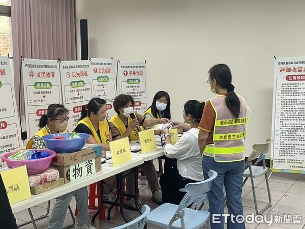 ▲台南西港區辦理避難收容處所開設演練，強化地震災害應變能力。（記者林東良翻攝，下同）