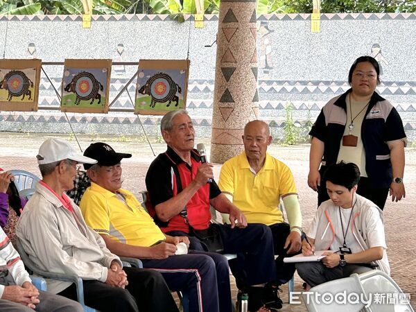 ▲▼花蓮縣衛生局於玉里德武里苓雅部落廣場舉辦「玉里鎮德武里長照日間照顧服務諮商說明會」。（圖／花蓮衛生局提供，下同）