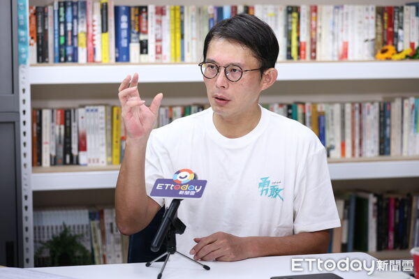 ▲民眾黨主席黃國昌專訪談軍購條例。（圖／記者林敬旻攝）