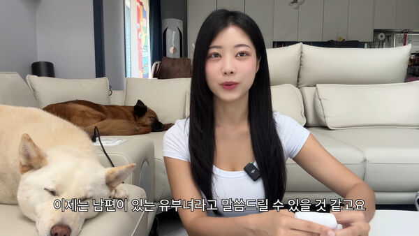 ▲▼ 《激讚網紅》66萬正妹YTR突拋婚訊！　認已經結婚：一家五口生活。（圖／翻攝自DogJoy YouTube）