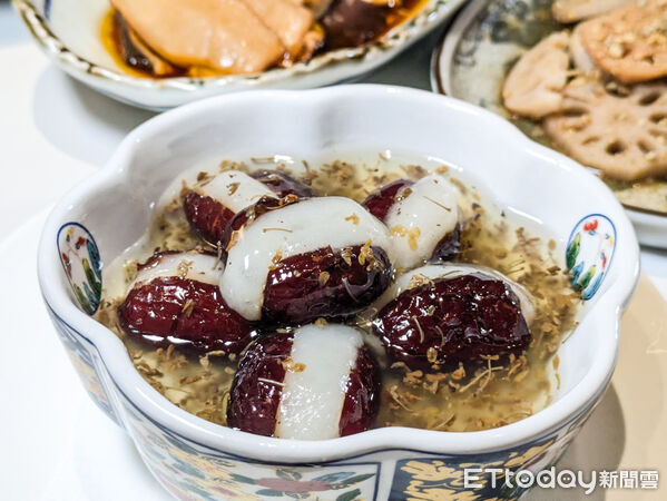 ▲漢來美食「樂蔬」招牌菜色一次看　這3道料理由正寬法師打造。（圖／記者黃士原攝）