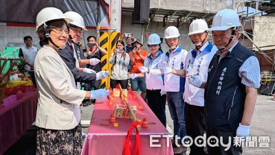 南投首家設失智專區住宿長照機構　鹿谷鄉3.4億長照綜合大樓上樑