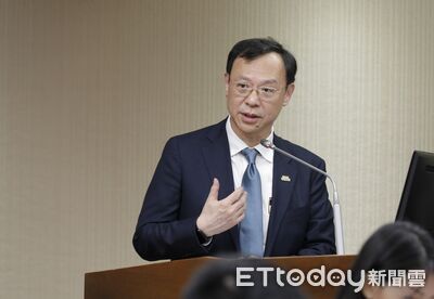 三班護病比延後2年上路？　柯文哲怒批賴政府視法律為無物