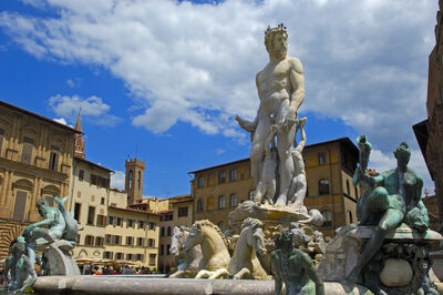 為了摸GG！　28歲女遊客「爬上海神雕像」挨罰18萬