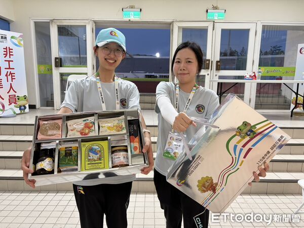  ▲▼ 「嘉義香氣集」榮耀登場！115全中運專屬禮盒致敬裁判貴賓 。（圖／嘉義縣政府教育處提供）   。