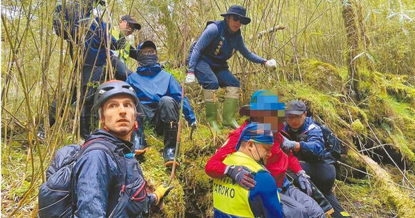 因為「跑山獸」羅培德被批「趁火打劫」事件，引發段傳仁大爆搜救犬培訓內幕。（圖／花蓮縣消防局提供）