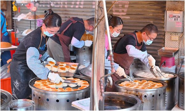▲▼點頭大餅水煎包。（圖／部落客橘子狗愛吃糖授權提供）