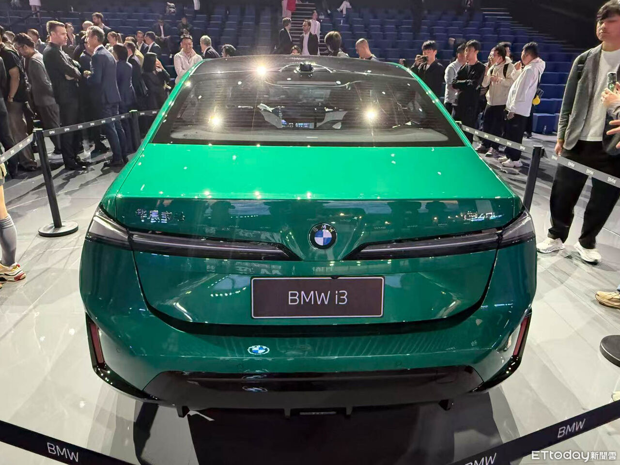 ▲BMW於北京品牌之夜帶來iX3、i3長軸款。（圖／記者徐煜展攝）