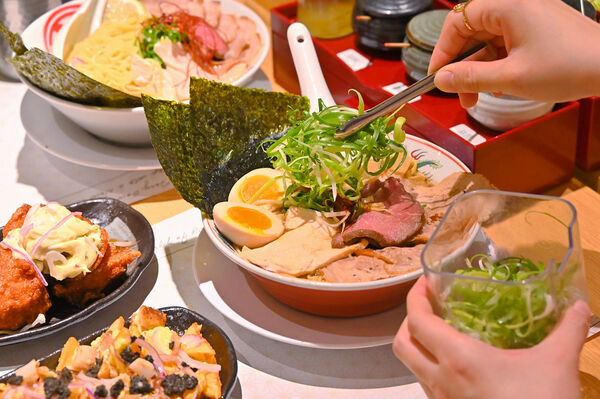 ▲▼京都北白川魁力屋拉麵 台中中港店。（圖／橘子狗愛吃糖授權提供）