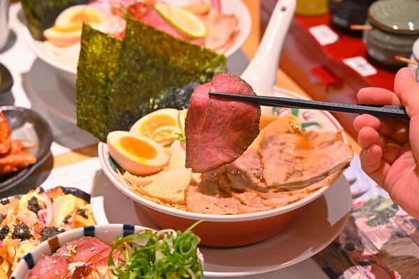 ▲▼京都北白川魁力屋拉麵 台中中港店。（圖／橘子狗愛吃糖授權提供）