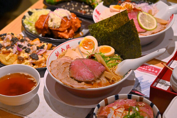 ▲▼京都北白川魁力屋拉麵 台中中港店。（圖／橘子狗愛吃糖授權提供）