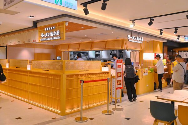 ▲▼京都北白川魁力屋拉麵 台中中港店。（圖／橘子狗愛吃糖授權提供）