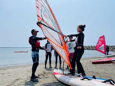 啦啦隊女神金賢姈到台南安平！　體驗風帆尖叫連連