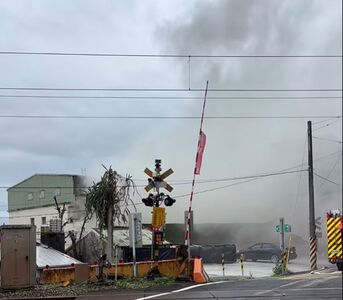 快訊／宜蘭平交道旁民宅竄惡火　 濃煙狂衝大批消防搶救中