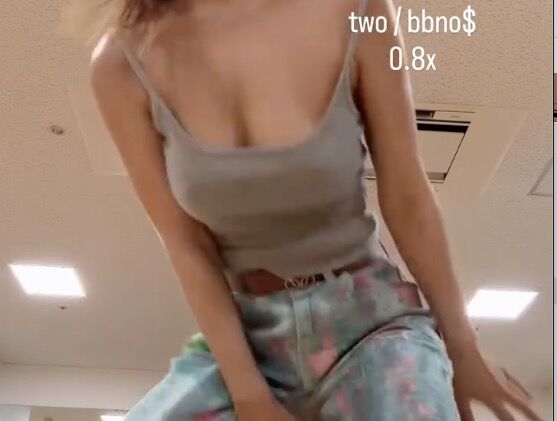 日「大尺度網紅」熱舞創流量密碼　百萬人封無罩教主