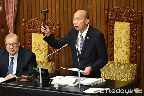 ▲▼娛樂稅法部分條文修正草案三讀，立法院長韓國瑜敲槌通過。（圖／記者李毓康攝）