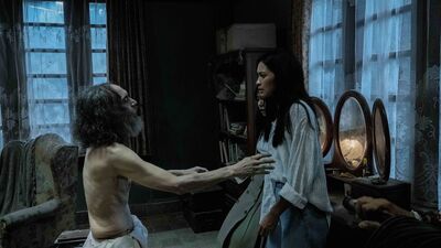 返鄉探親目睹垂死姑丈屍咒還魂！　女星自爆被姊姊「綁架到旅館」培養感情