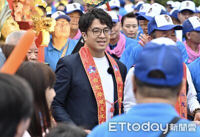 揪沈伯洋30秒發言6出包！　賴苡任：民主早在1951年就發生了