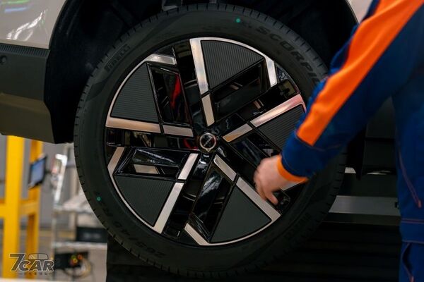 臺灣 2027 上半年導入　Volvo 啟動全新純電 EX60 量產