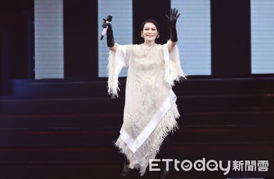 周蕙等了26年終於站上小巨蛋！　1句話讓她「炸了」：你們是粉絲嗎