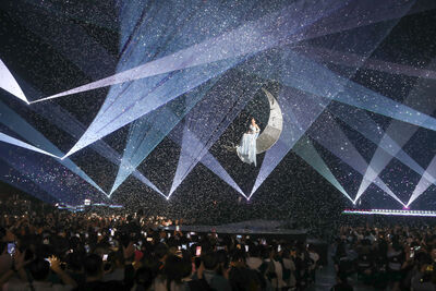 周蕙唱一半...卡小巨蛋半空2分鐘！　一招高EQ化解超寵粉