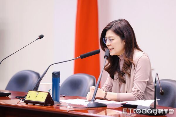 ▲▼ 國民黨主席鄭麗文與近五十位來自各國駐台外館的代表會面 。（圖／翻攝鄭麗文臉書）