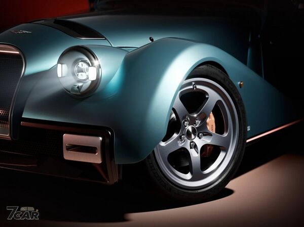 Morgan 推出旗艦新作 Supersport 400：品牌量產車首次突破 400 匹馬力
