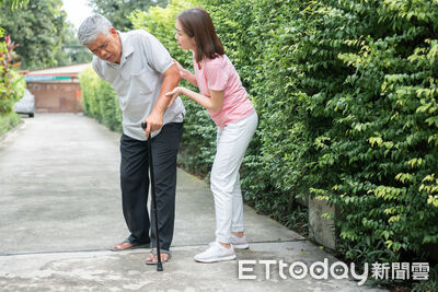 肌少症恐成失智前兆！　營養師揭「養肌健腦」關鍵策略