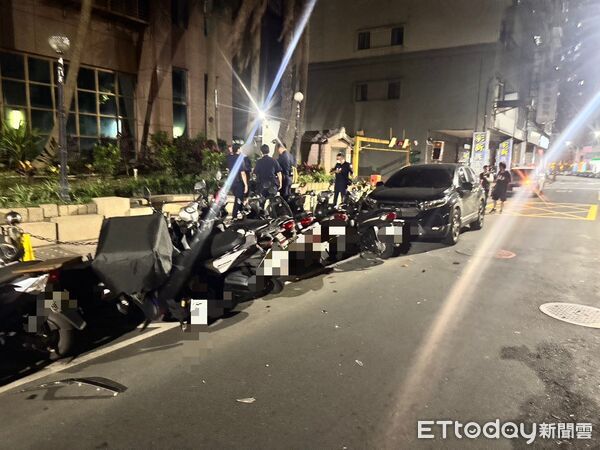 ▲▼李男開車毒駕撞倒停路邊12輛機車，警方對他實施毒品唾液快篩，結果為依托咪酯陽性反應             。（圖／記者陳以昇翻攝）