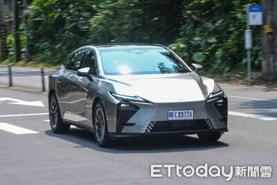 全新「LEXUS電動版ES」試駕!越級舒適大空間 操控水準之上還能熱血跑