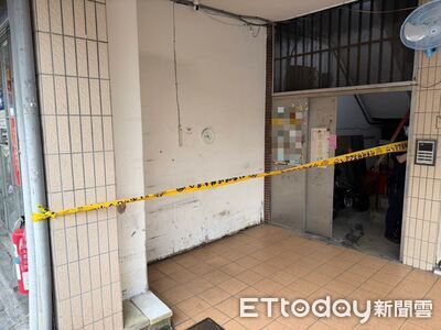快訊／板橋公寓飄臭味...破門驚見男子死亡腐爛！失智母伴屍多日