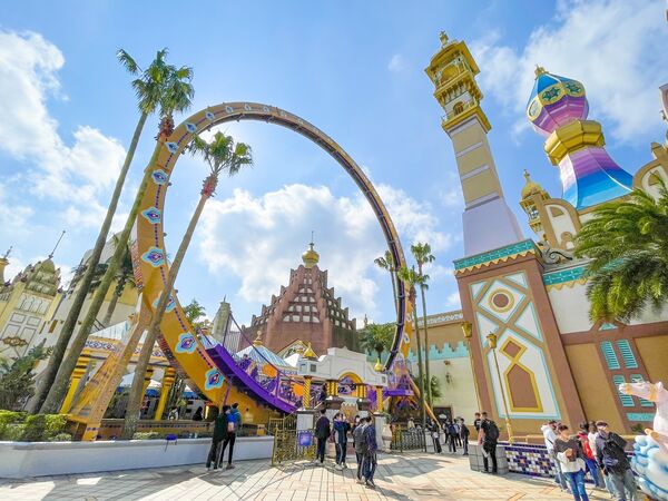 ▲六福村主題遊樂園5月1日至5月3日連假期間主打「壽星免費、色彩穿搭、在地回饋」三大方案。（圖／業者提供）
